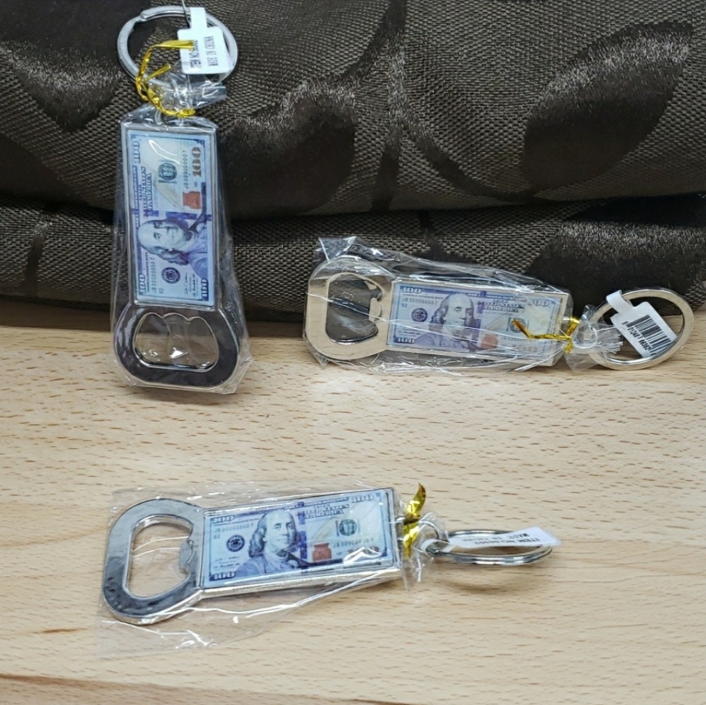 #111-14 Metal Keychains Ticket$100 Souvenir.
